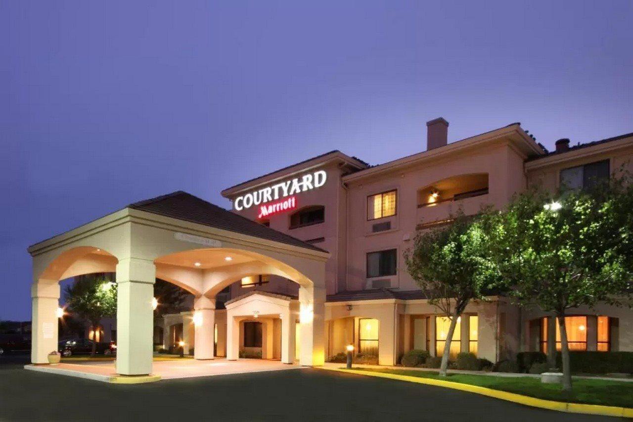 Courtyard By Marriott Salinas Monterey Hotel Exterior foto